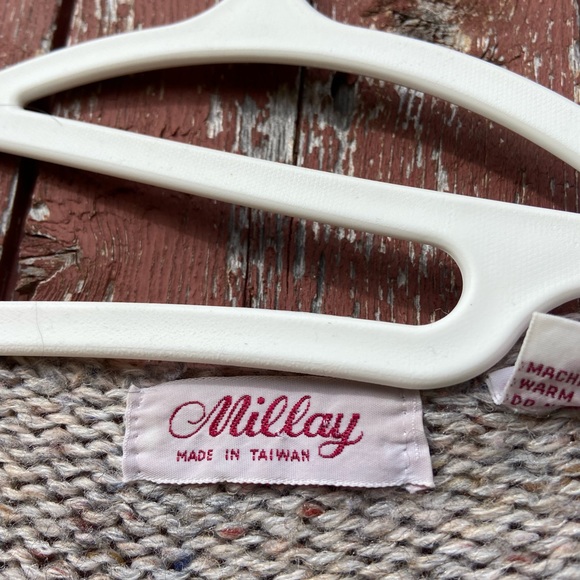 Vintage Sweater - Picture 2 of 2